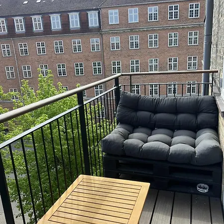 Apartamento Charming With Balcony *