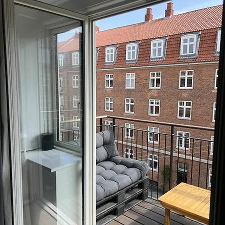 Charming With Balcony *